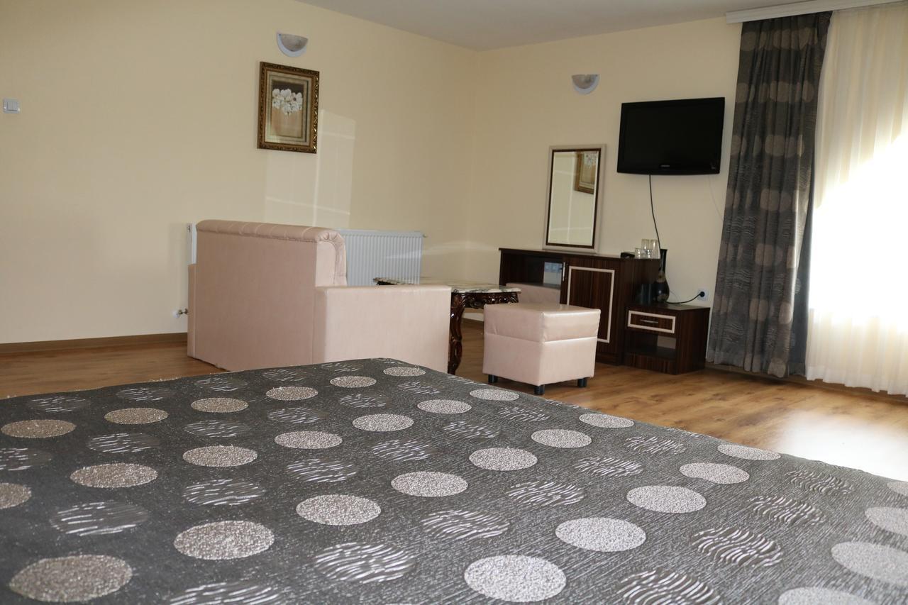 Hotel Arda Kŭrdzhali Esterno foto