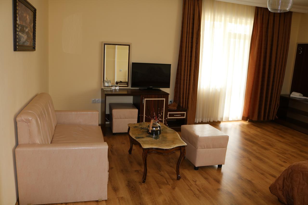 Hotel Arda Kŭrdzhali Esterno foto